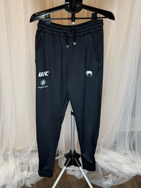 Venum UFC Black Joggers Men’s Medium NWT Athletic Pants Zip Pockets